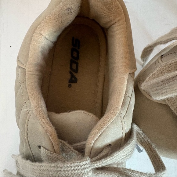 Soda Quilted Tan Sneakers - Picture 5 of 6